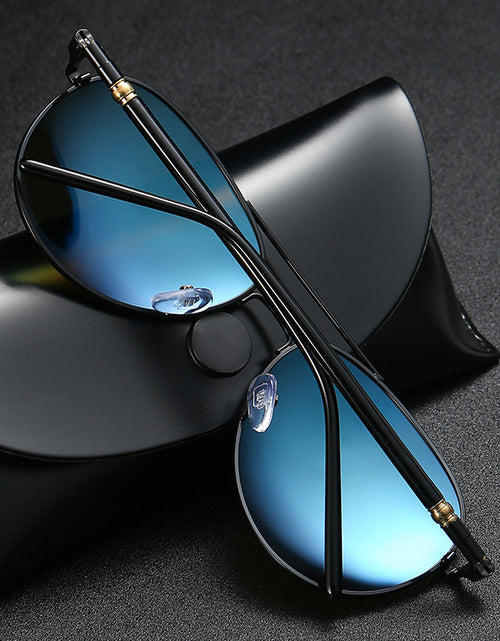 Load image into Gallery viewer, Polarized Sunglasses Men&#39;s Metal Sunglasses Color Film Sunglasses
