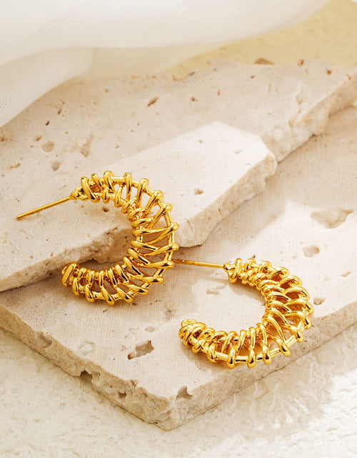 Load image into Gallery viewer, 18K Gold Woven Crescent Stud Earrings For Women 2668south
