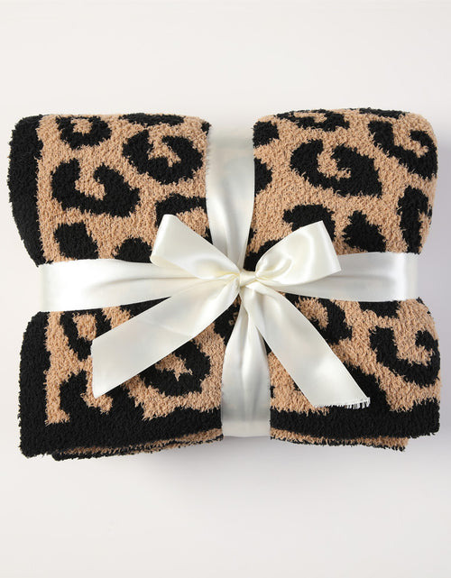 Load image into Gallery viewer, Cuddley Leopard Decorative Throw Blanket
