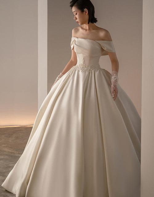 Load image into Gallery viewer, Women&#39;s Satin Off-shoulder Retro Fashion Trailing Wedding Dress
