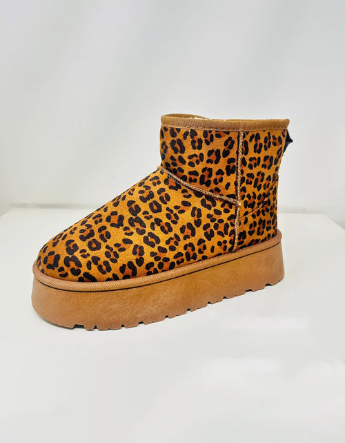 Load image into Gallery viewer, WILD DIVA Thermal Furry Leopard Platform Booties
