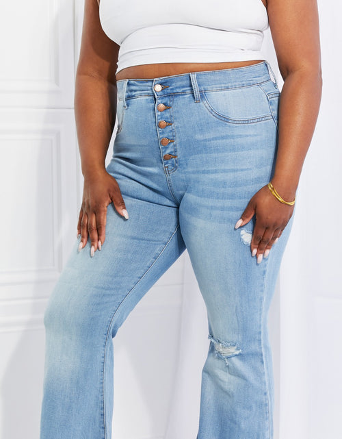 Load image into Gallery viewer, Vibrant MIU Full Size Jess Button Flare Jeans
