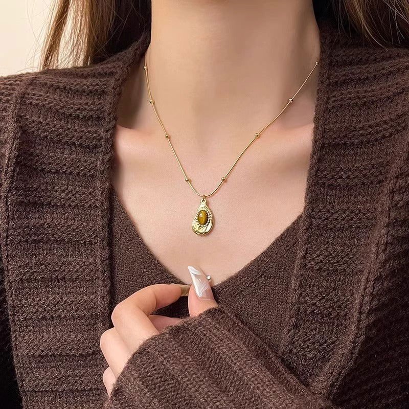 Amber Stone Necklace Retro Irregular Clavicle Chain Sweater Chain Women Fashion Jewelry 2668south