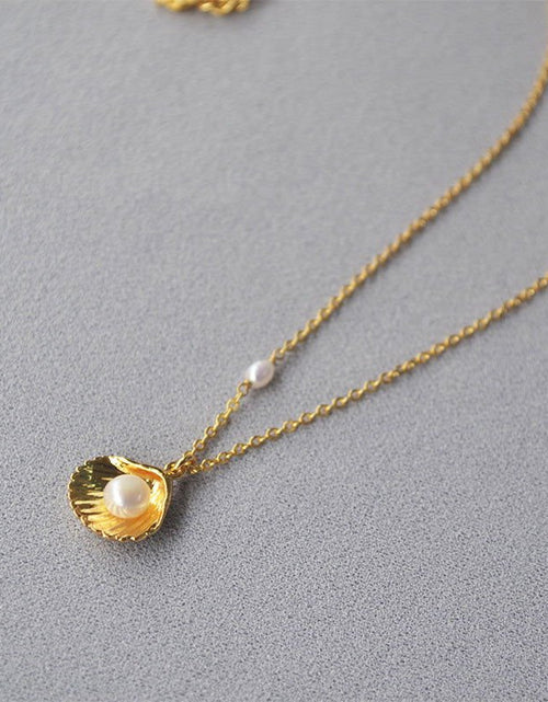 Load image into Gallery viewer, Brass Gold-plated Minimalist Gold Shell Freshwater Pearl Necklace 2668south
