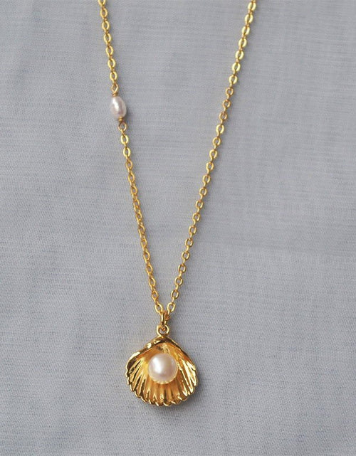 Load image into Gallery viewer, Brass Gold-plated Minimalist Gold Shell Freshwater Pearl Necklace 2668south
