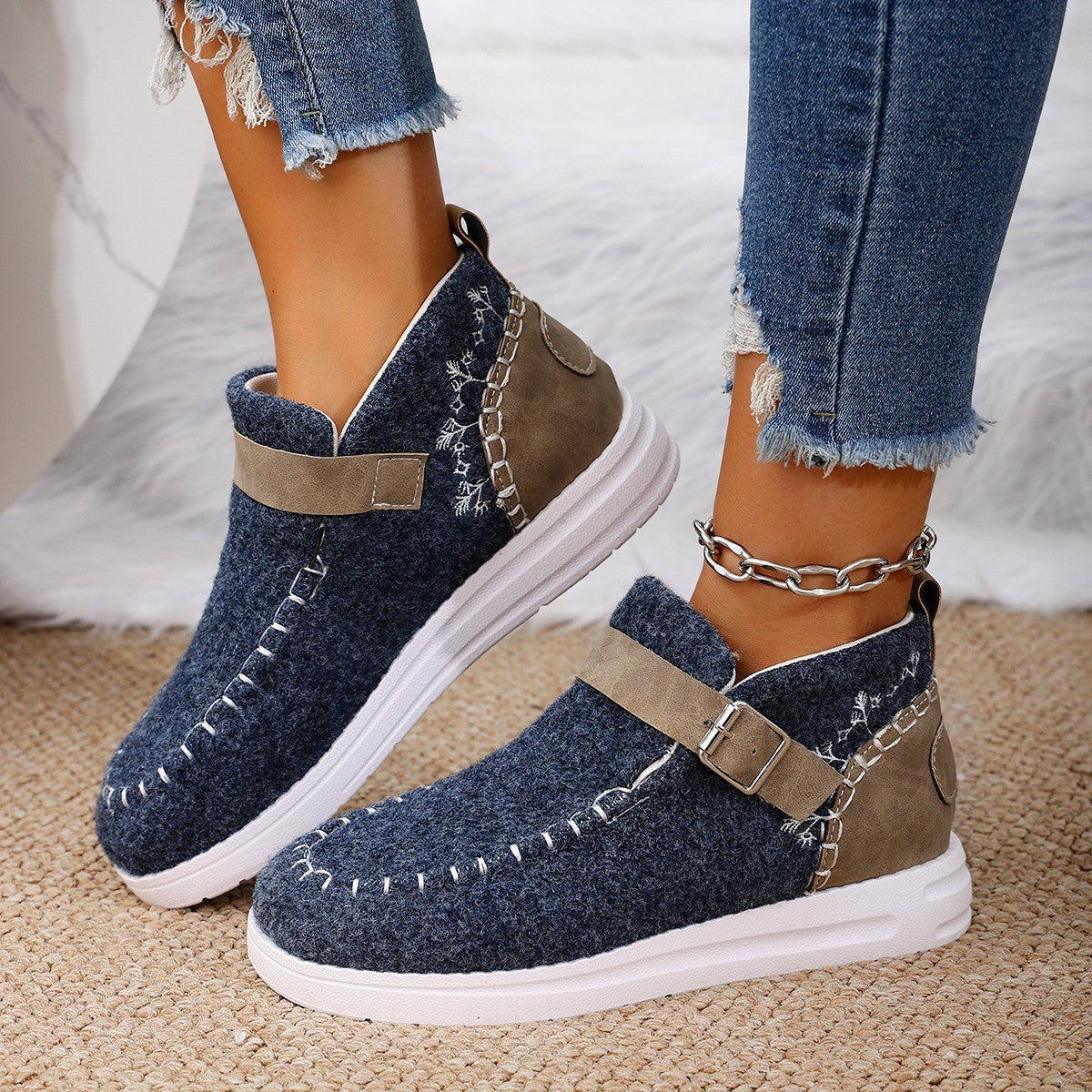 Contrast Round Toe Buckle Sneakers 2668south