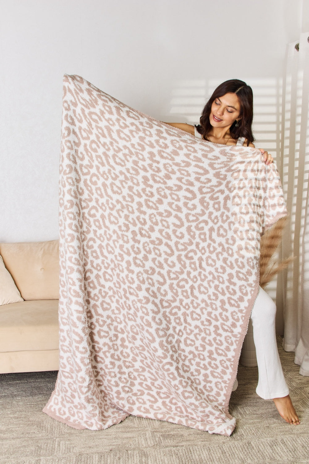 Cuddley Leopard Decorative Throw Blanket 2668south