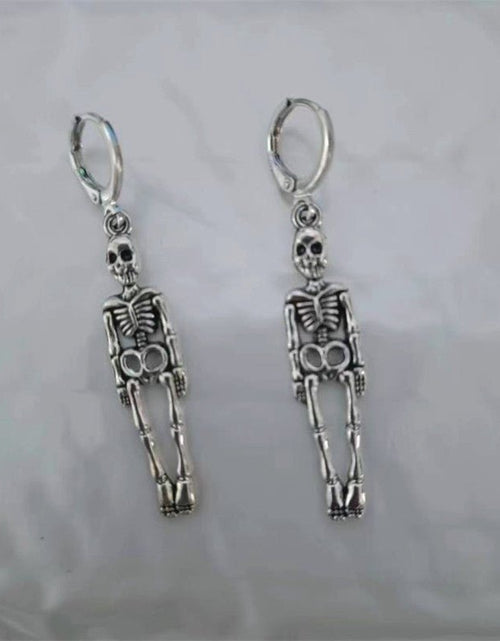 Load image into Gallery viewer, European And American Popular Exaggerated Gothic Skull Earrings 2668south
