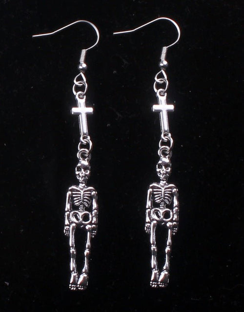 Load image into Gallery viewer, European And American Popular Exaggerated Gothic Skull Earrings 2668south
