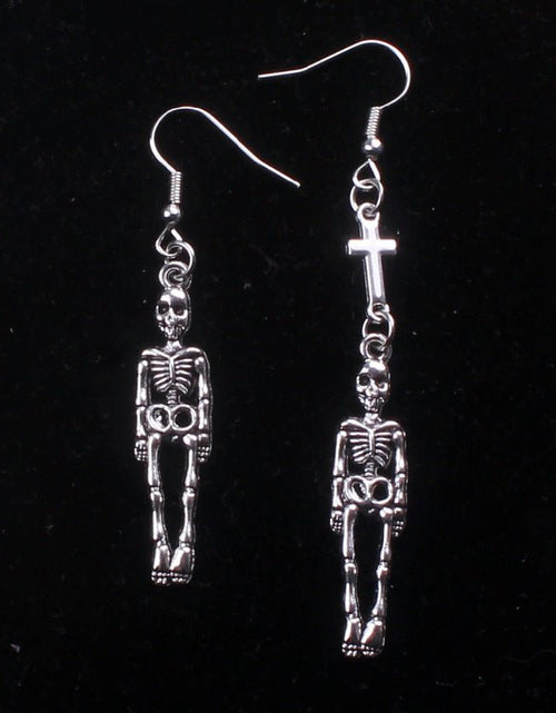 Load image into Gallery viewer, European And American Popular Exaggerated Gothic Skull Earrings 2668south
