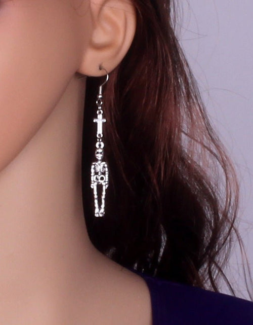 Load image into Gallery viewer, European And American Popular Exaggerated Gothic Skull Earrings 2668south
