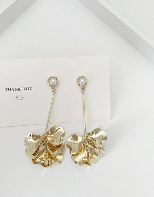 Load image into Gallery viewer, French Retro Metal Petals Silver Stud Earrings Women 2668south
