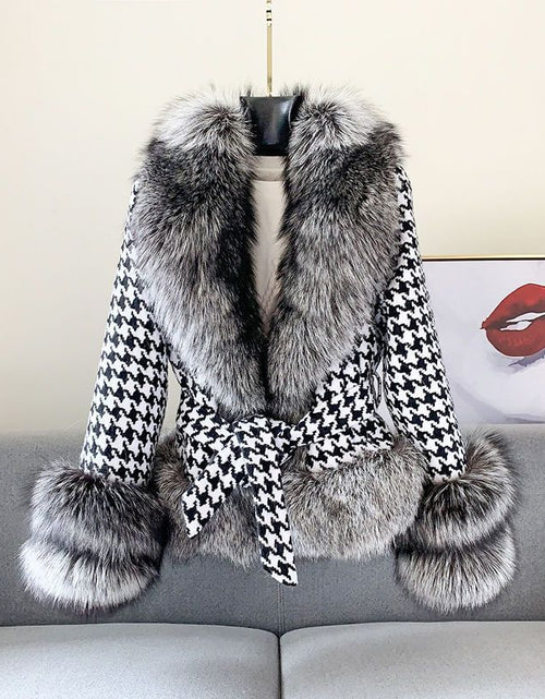 Load image into Gallery viewer, Fur Coat Women&#39;s Short Houndstooth Fur Collar Silver Fox Fur Jacket 2668south
