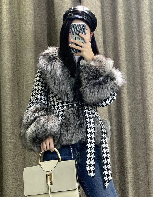 Load image into Gallery viewer, Fur Coat Women&#39;s Short Houndstooth Fur Collar Silver Fox Fur Jacket 2668south
