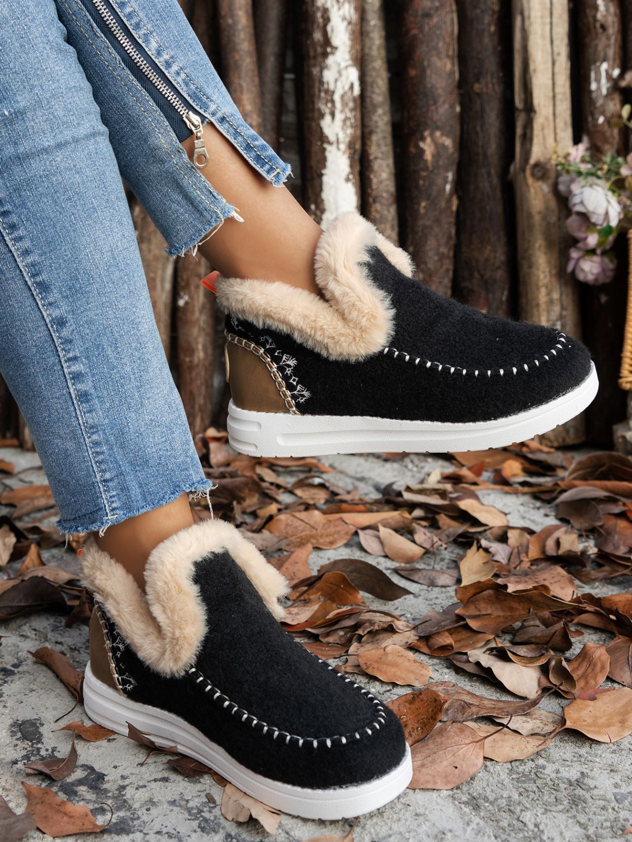 Furry Suede Round Toe Flat Sneakers 2668south