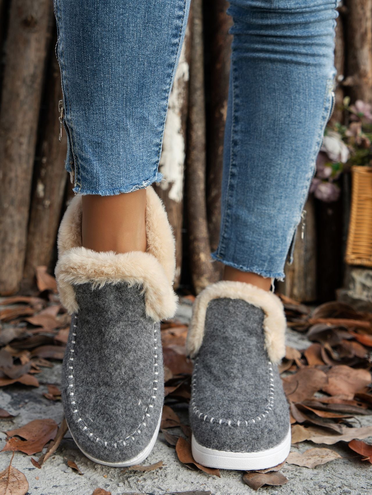 Furry Suede Round Toe Flat Sneakers 2668south