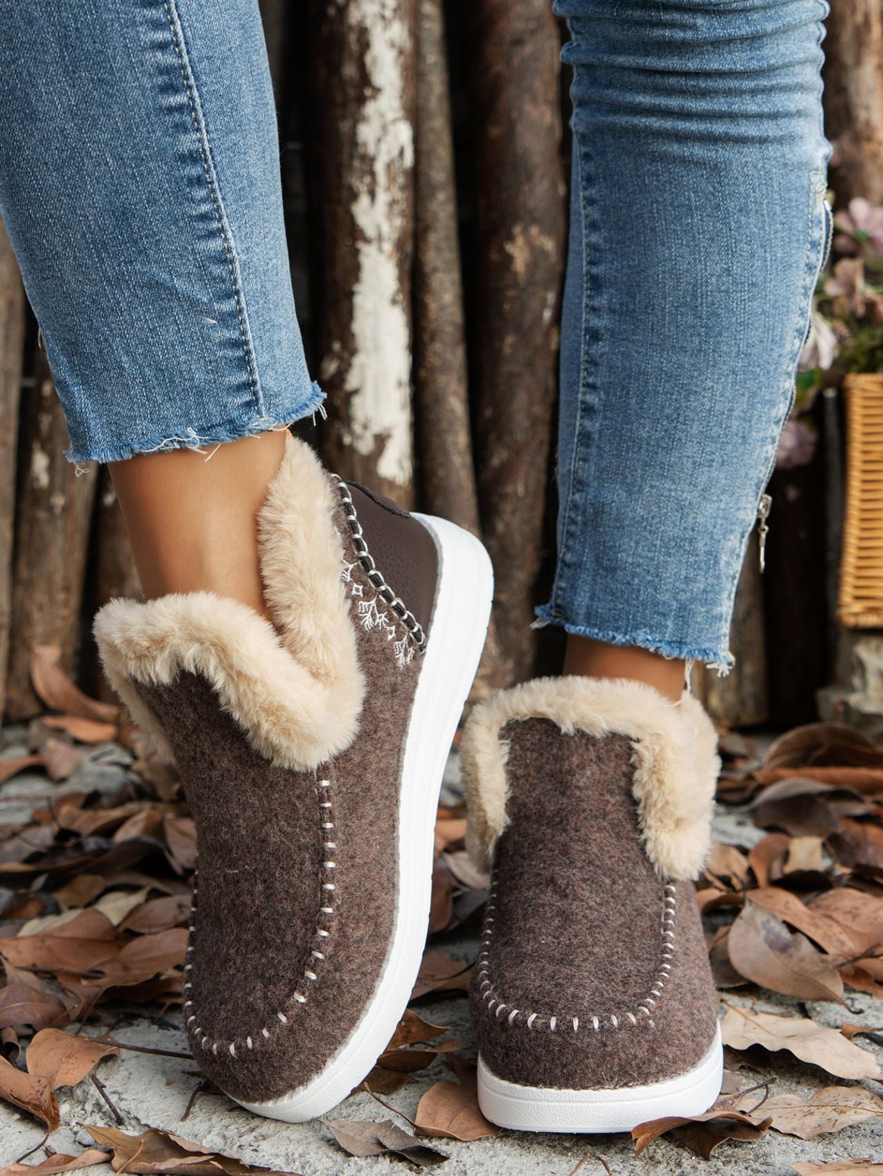 Furry Suede Round Toe Flat Sneakers 2668south