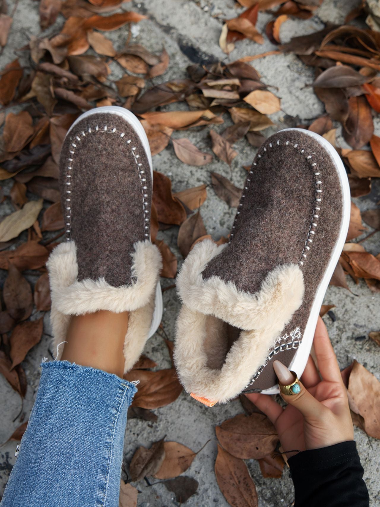 Furry Suede Round Toe Flat Sneakers 2668south