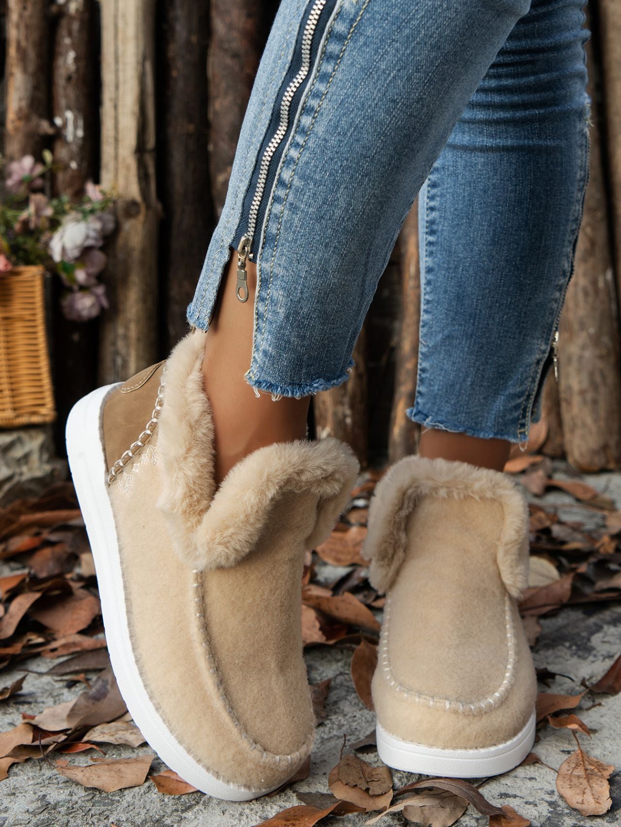 Furry Suede Round Toe Flat Sneakers 2668south