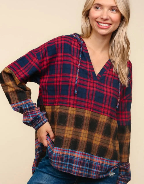 Load image into Gallery viewer, Haptics Plaid Edge Cut Detail Hooded Top 2668south
