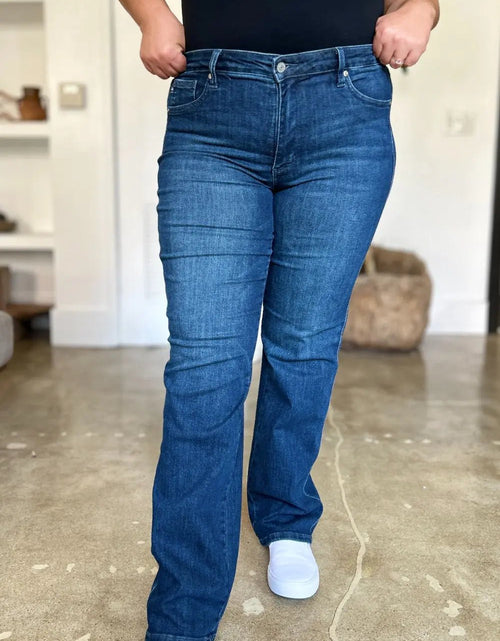 Load image into Gallery viewer, Judy Blue Full Size Tummy Control Straight Jeans 2668south
