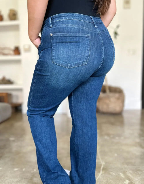 Load image into Gallery viewer, Judy Blue Full Size Tummy Control Straight Jeans 2668south
