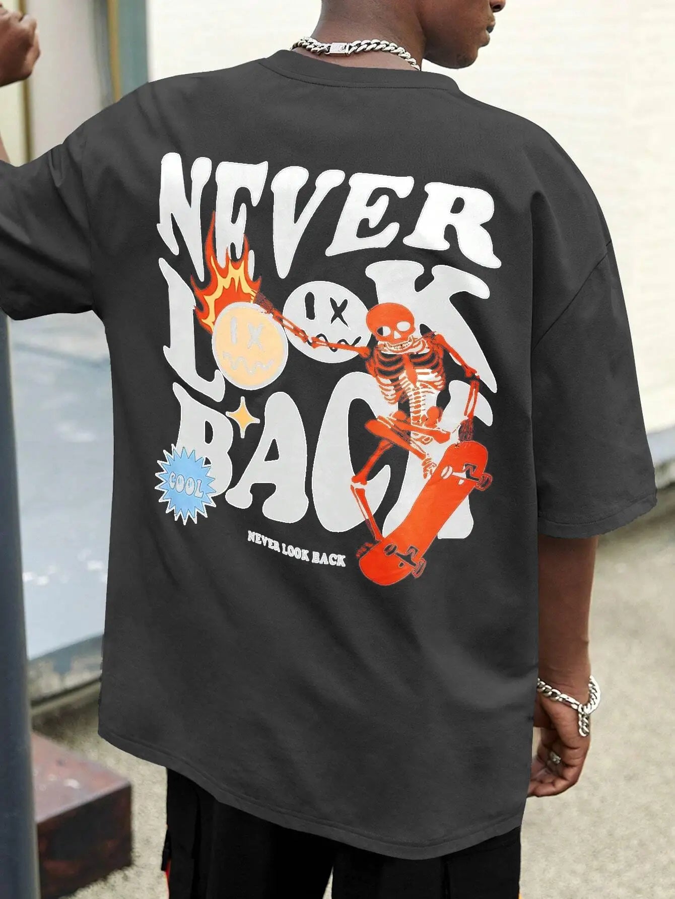 Never Look Back Creative Smile Skull Printing Cartoons Street Print Tshirt Man Loose Tee Clothes Cotton Crewneck Tops T-Shirt 2668south