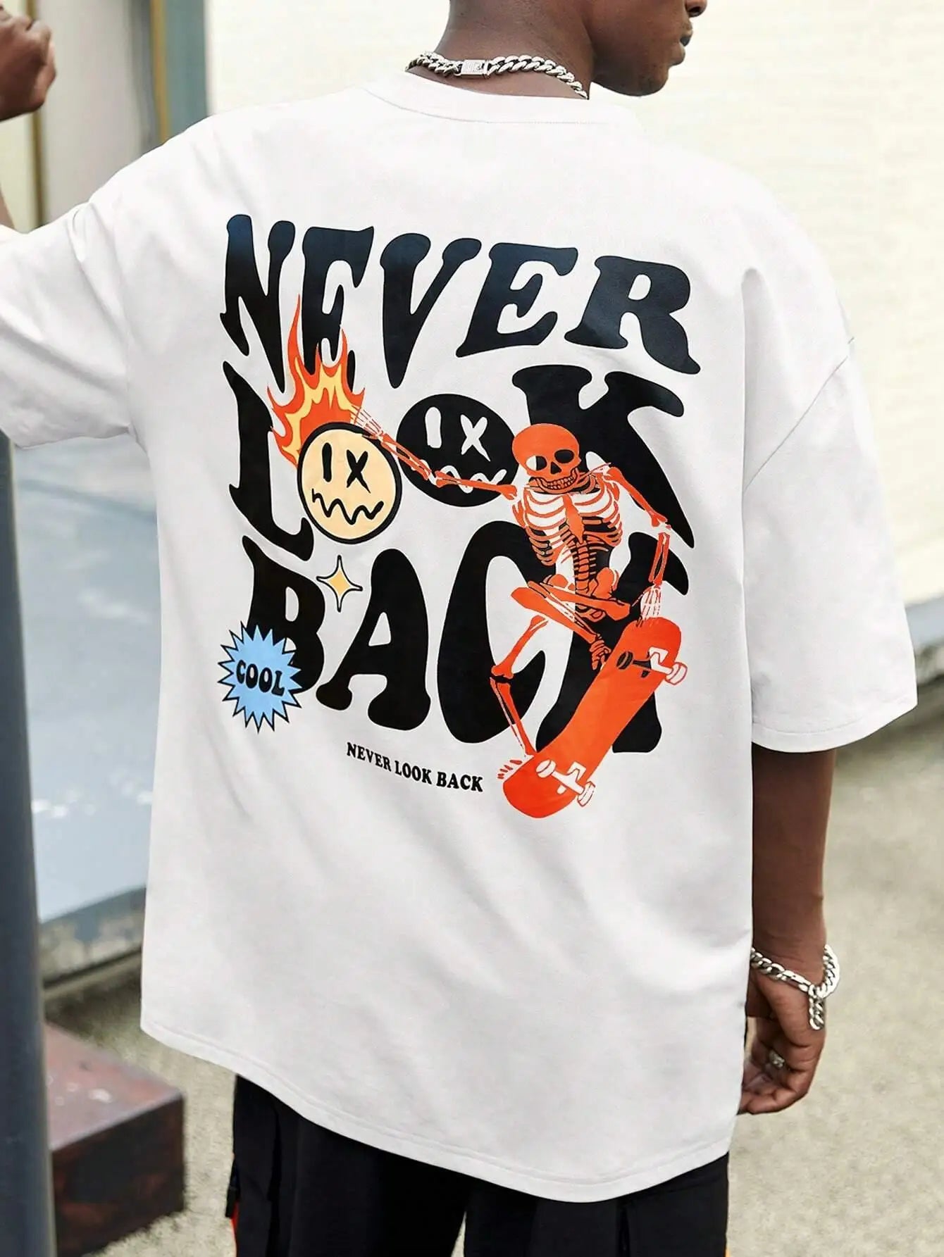 Never Look Back Creative Smile Skull Printing Cartoons Street Print Tshirt Man Loose Tee Clothes Cotton Crewneck Tops T-Shirt 2668south