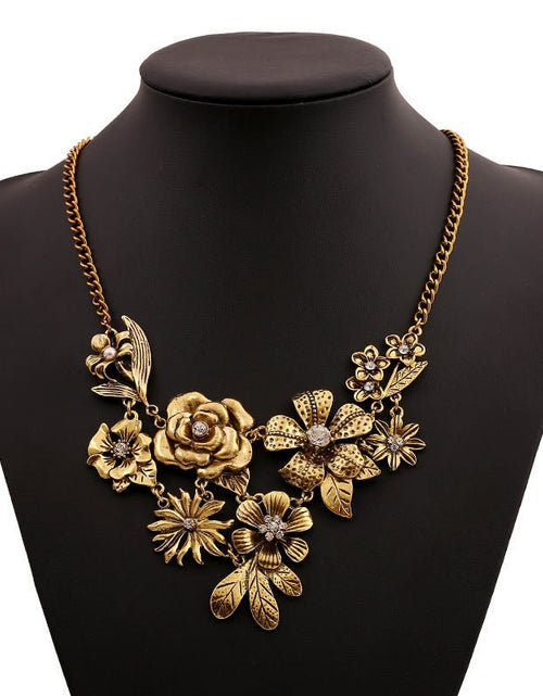 Load image into Gallery viewer, New Retro Diamonds Floral Necklace Fashion All-match 2668south
