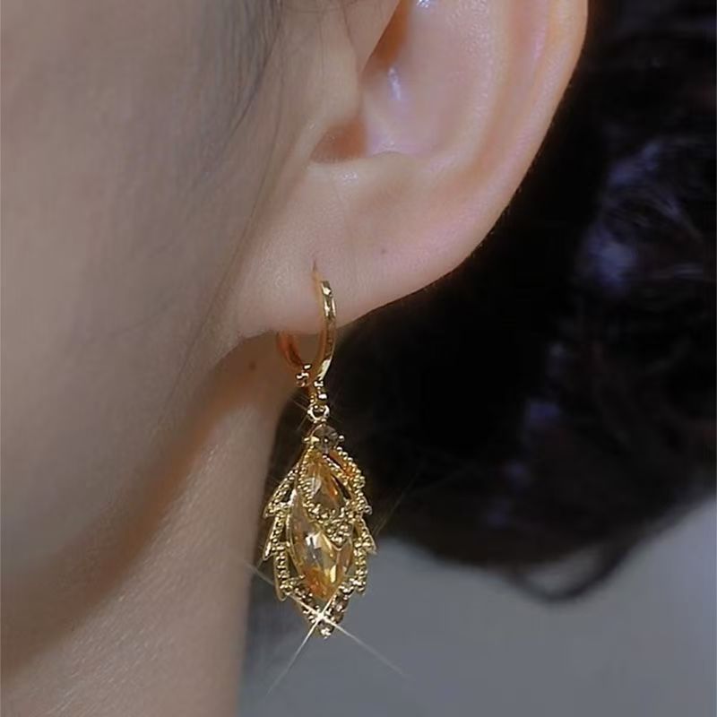 Niche Gold Zircon Leaf Stud Earrings For Women 2668south