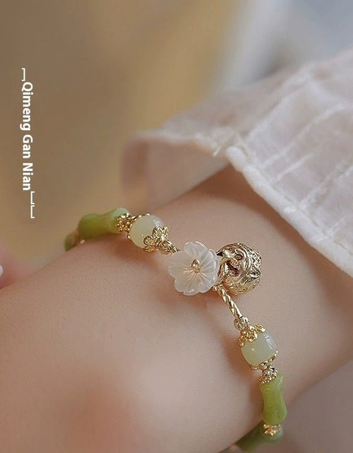 تحميل الصورة إلى عارض المعرض، Olivine Bamboo Bracelet Female Bell Bracelet Light Luxury 2668south
