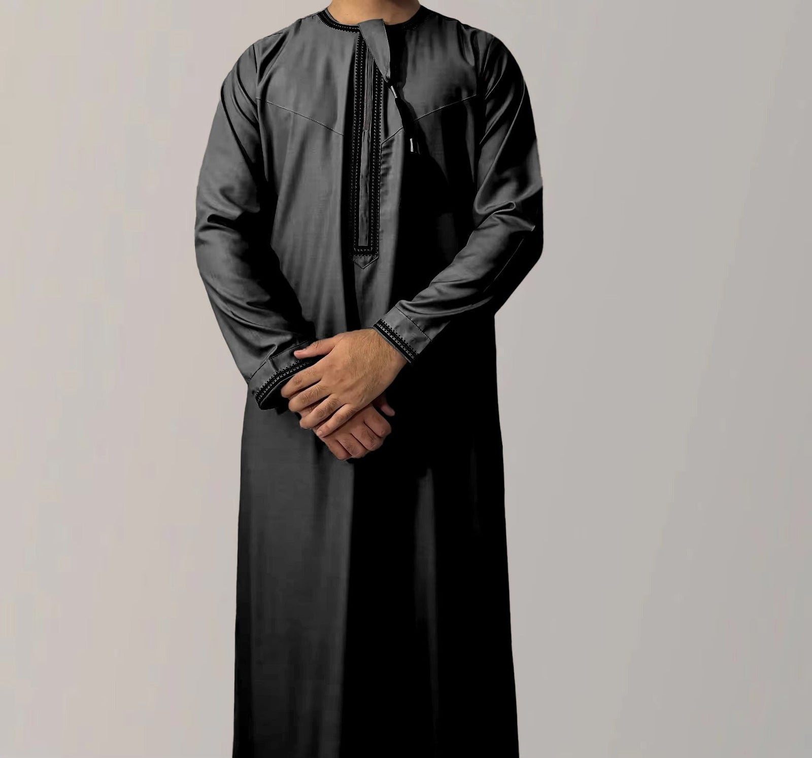 Solid Color Round Neck Embroidered Thick Tassel Men's Long Sleeve Robe 2668south