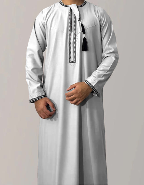 Load image into Gallery viewer, Solid Color Round Neck Embroidered Thick Tassel Men&#39;s Long Sleeve Robe 2668south
