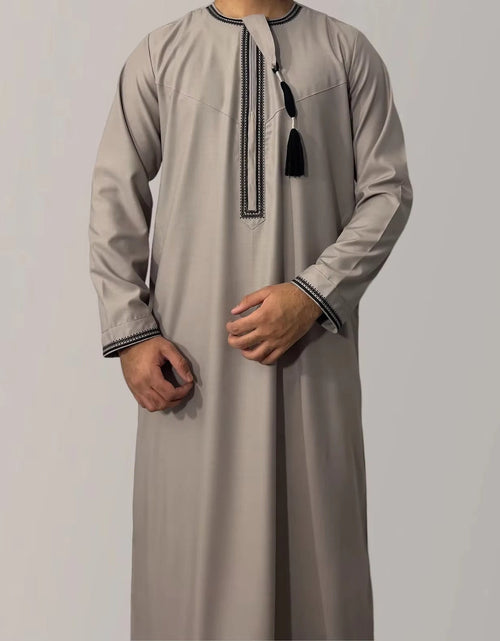 Load image into Gallery viewer, Solid Color Round Neck Embroidered Thick Tassel Men&#39;s Long Sleeve Robe 2668south
