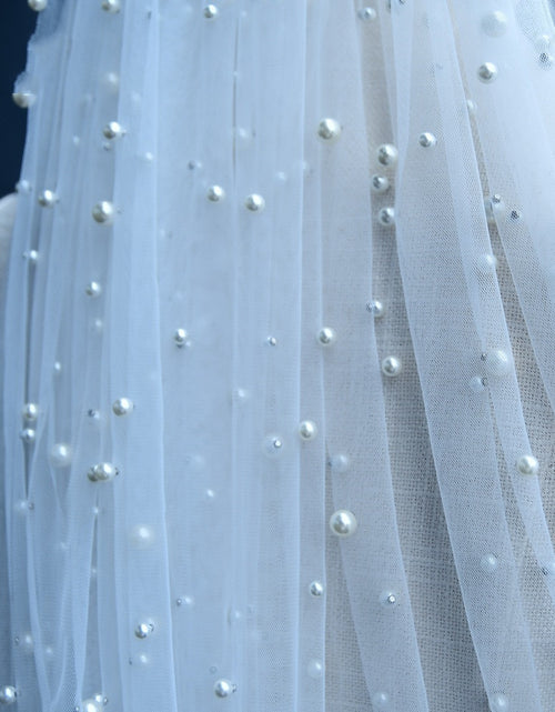 Load image into Gallery viewer, Luxury Heavy Industry Bridal Pearl Veil
