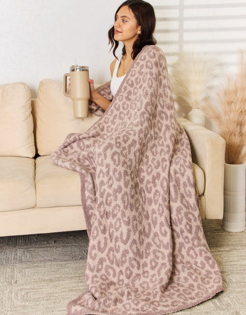 Load image into Gallery viewer, Cuddley Leopard Decorative Throw Blanket
