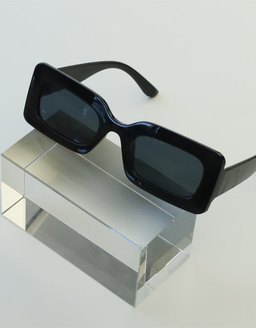 Load image into Gallery viewer, Small Frame Vintage Sunglasses Sunglasses
