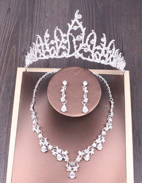 Load image into Gallery viewer, Bridal Rhinestone Crown Necklace Set Wedding Accessories
