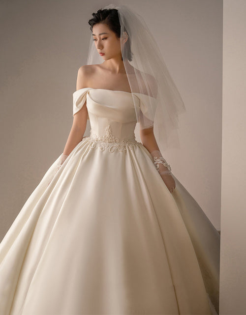 Load image into Gallery viewer, Women&#39;s Satin Off-shoulder Retro Fashion Trailing Wedding Dress
