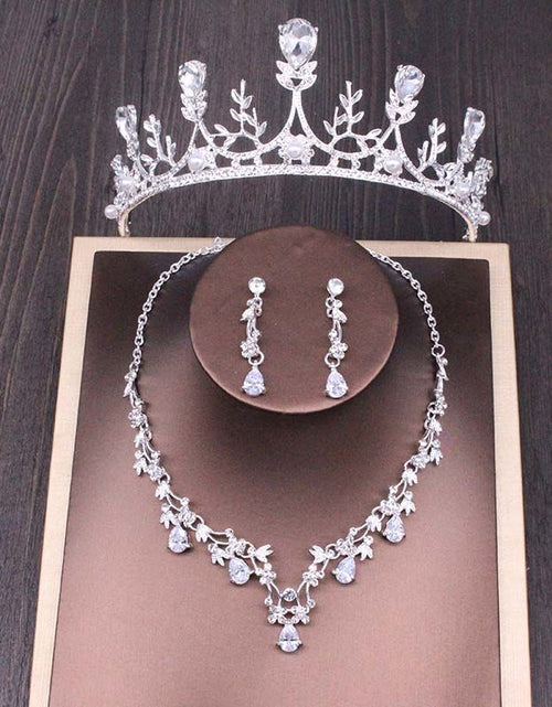 Load image into Gallery viewer, Bridal Rhinestone Crown Necklace Set Wedding Accessories
